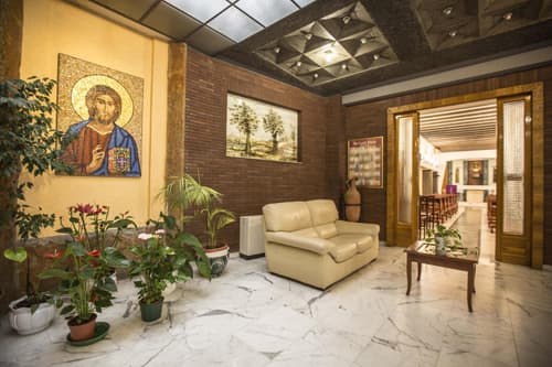 Istituto Piccole Ancelle Di Cristo Re, Lobby