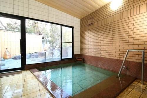 Kamei No Yu, Sports and Entertainment