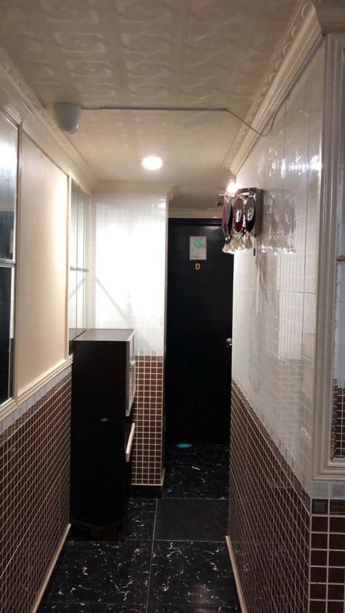 Taj Super Deluxe, Lobby