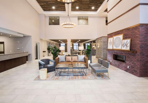 Pomeroy Inn & Suites Prince George, Lobby