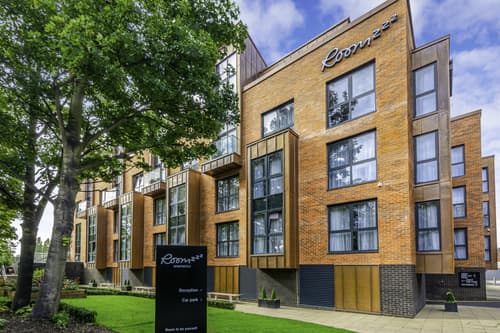 Roomzzz York City, General view