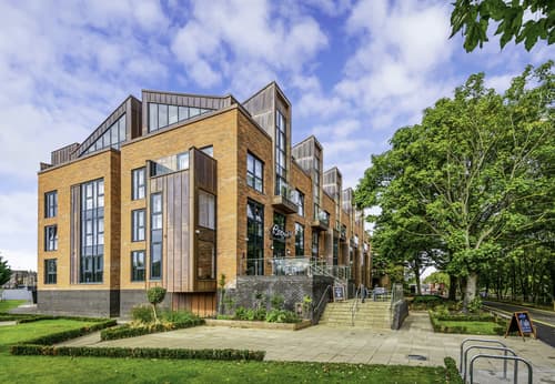 Roomzzz York City, General view