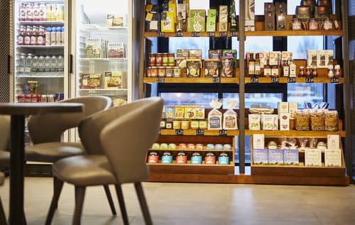 Roomzzz York City, Lobby