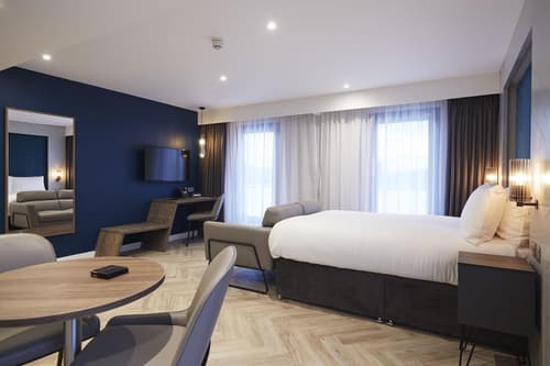 Roomzzz York City, Room