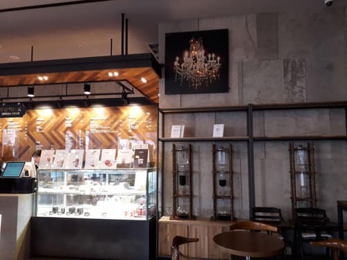 J Square Hotel, Lobby