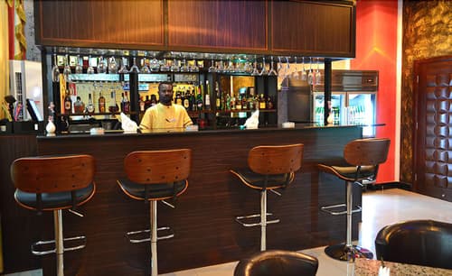 Hotel Gloria Inn, Bar