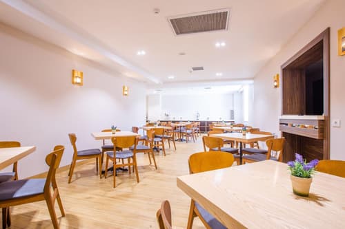 City Park Hotel Baku, Restaurant