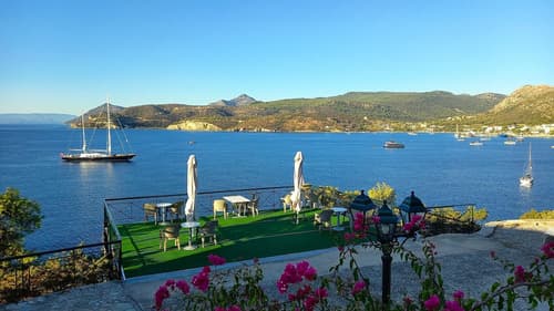 Kavos Bay Seafront Hotel, General view
