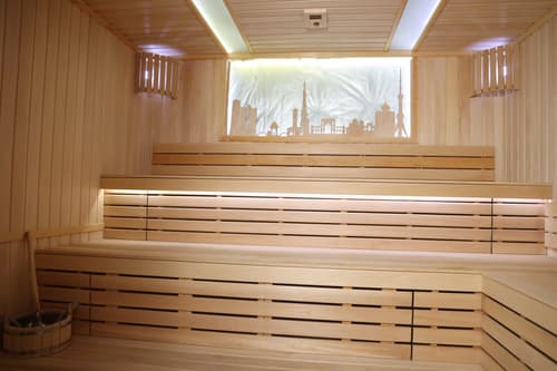 Mir Luxe Plaza, Pool