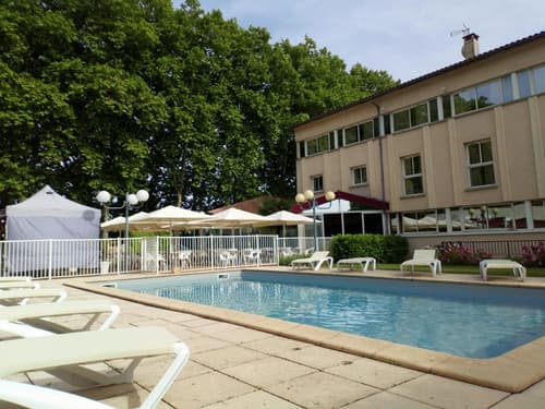Logis Hotel & Restaurant Ludik, Pool