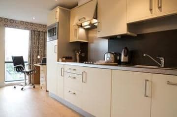 Aparthotel Roomzzz Leeds Citywest, 
