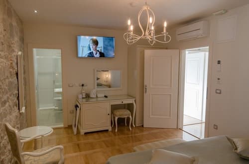 Gothic Palace Augubio, 