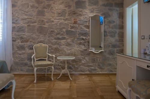 Gothic Palace Augubio, 