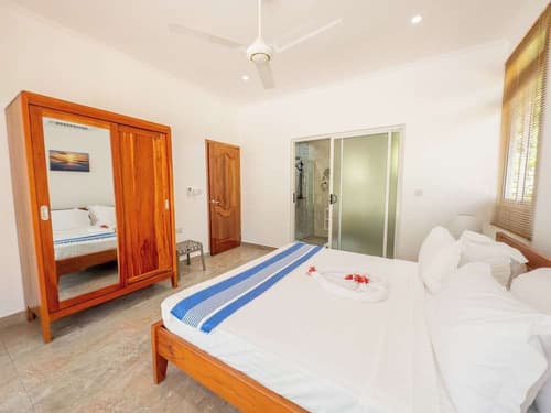 Macmillan's Holiday Villas, 