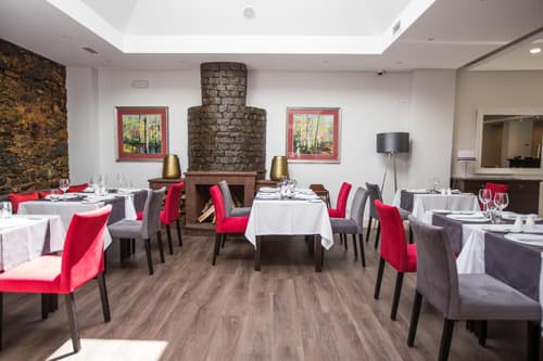 Santa Cruz Village Hotel, 