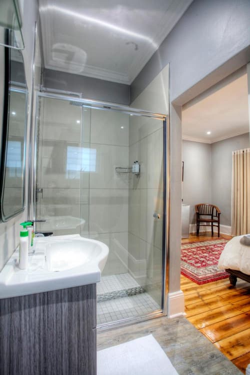 23 On Glen Guest House, 