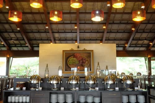 The Grand Hill Resort-Hotel, 