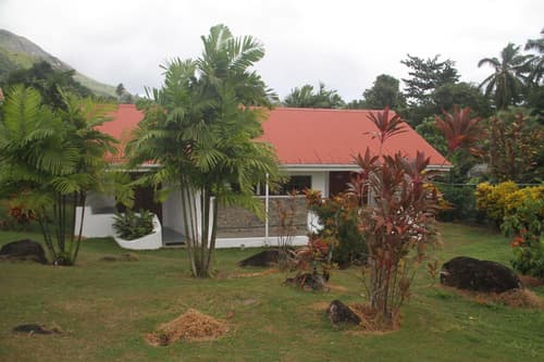 Daniella's Bungalows, 