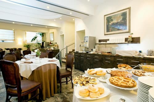 Pinewood Hotel Rome, 