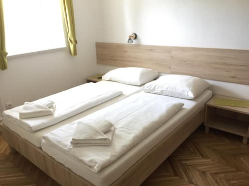 Apartmaji in sobe Tina, 