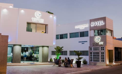 Hotel & Suites Country Valladolid, 