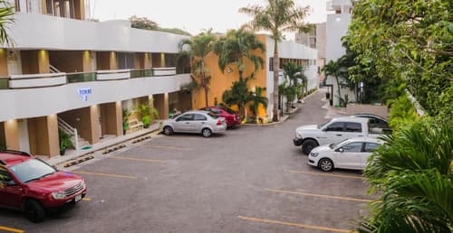 Hotel & Suites Country Valladolid, 