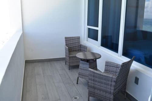 Castle Beach Club Apartments, 