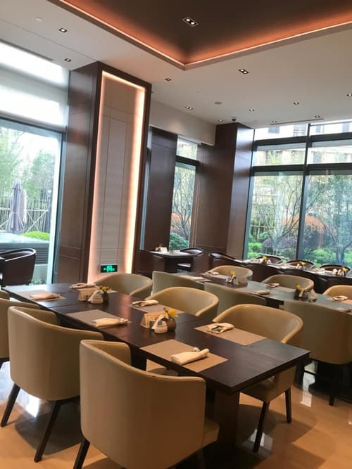 LJZ Supreme Tower Hotel, 