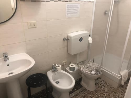 Check-Inn Rooms Genova Centro, 