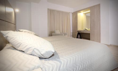 Pier Beach Hotel Apartments, 