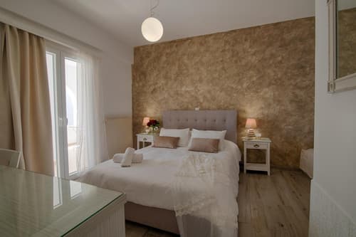 Wisteria Apartments, 