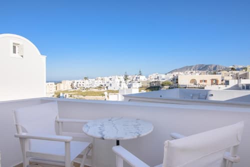 Wisteria Apartments, 