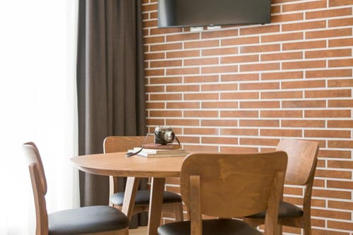 Metropolitan Suites, 