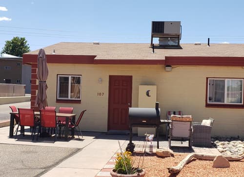 Red Rock Motel and Dam Motel, 