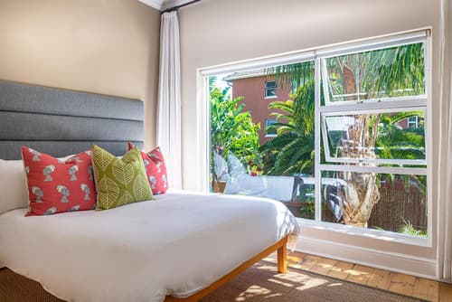 Antrim Villa by Totalstay, 