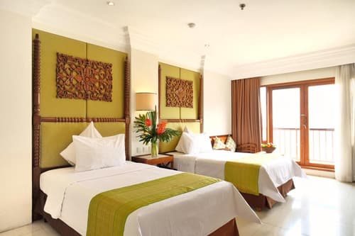 The Grand Hill Resort-Hotel, 