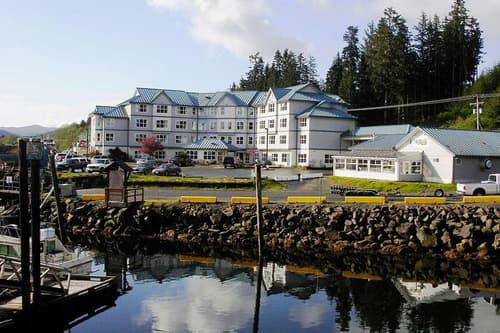 Quarterdeck Inn Port Hardy, 