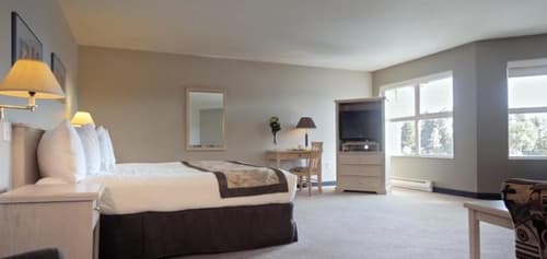 Quarterdeck Inn Port Hardy, 