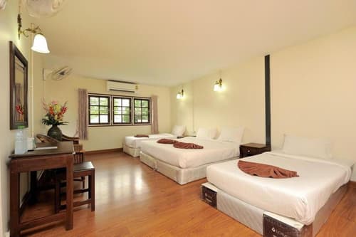 Ibiza House Phi Phi, 