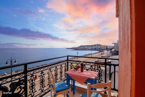 Scorpios Family Rooms, 