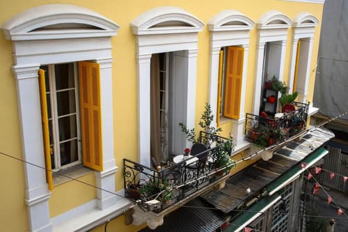 The monumental house, 