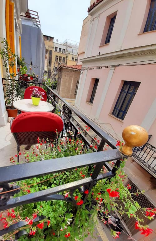 The monumental house, 