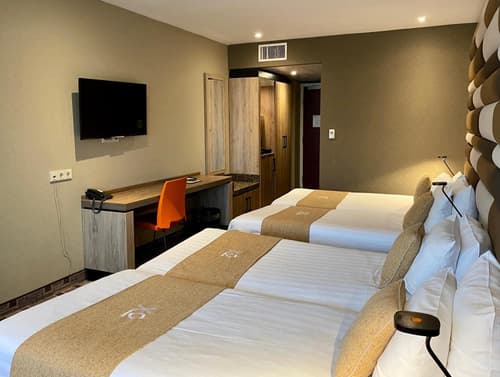 XO Hotels Blue Tower, 