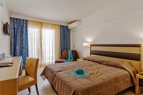 Lagomandra Hotel and Spa, 