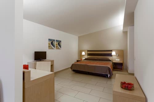Lagomandra Hotel and Spa, 