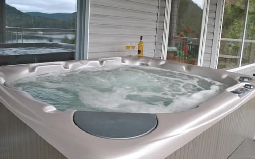 Madeira Park Oceanview Suites, 