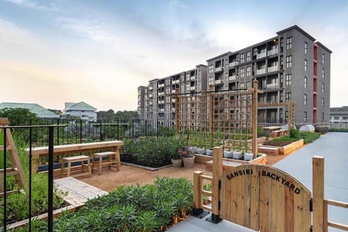 Huahin mountain view room near the beach, 