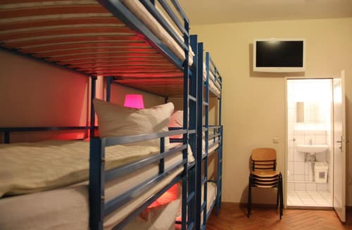 Buch-Ein-Bett Hostel, 
