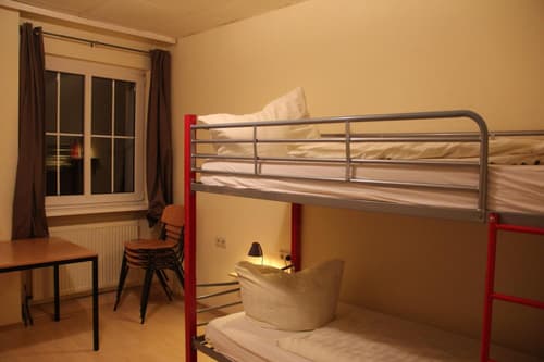 Buch-Ein-Bett Hostel, 