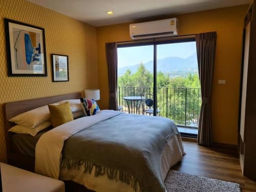 Huahin mountain view room near the beach, 